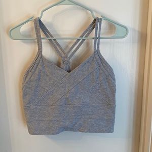 Crop workout top / Light Support.
